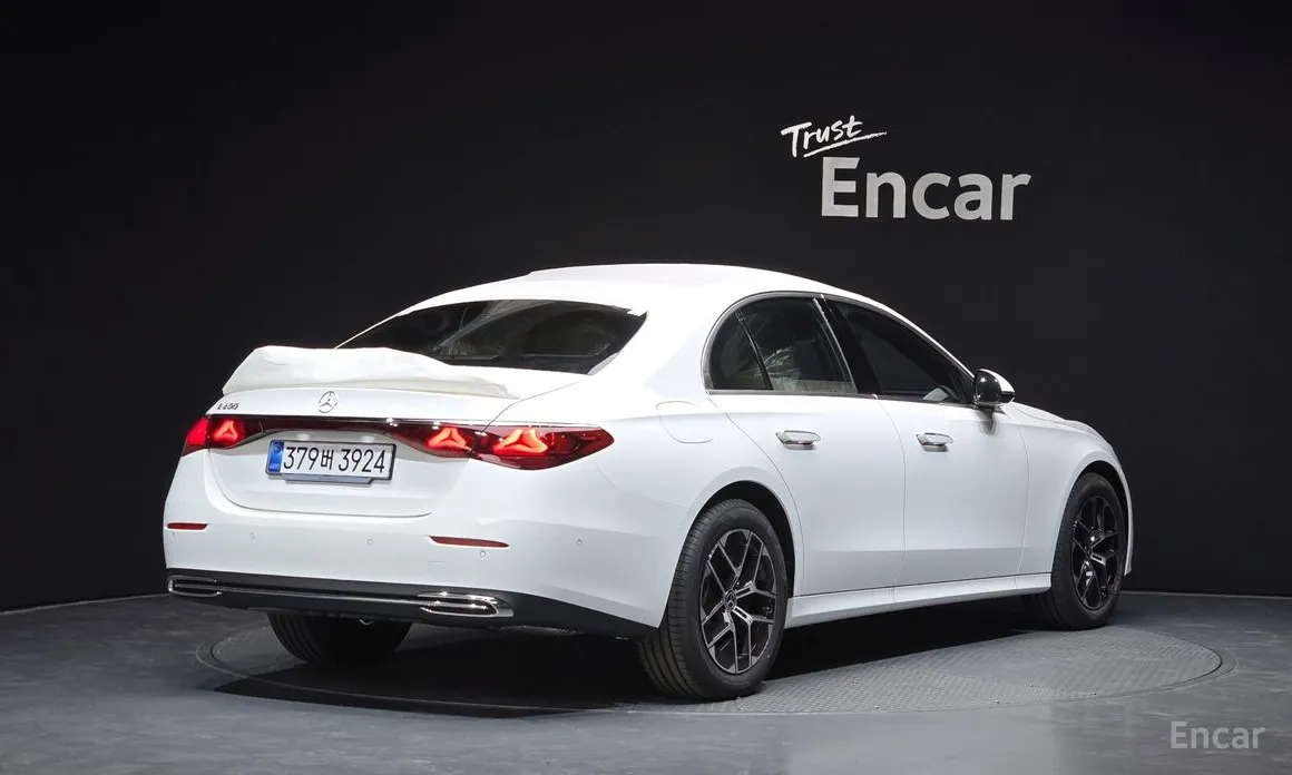 Фото 2 - Mercedes-Benz E-Class