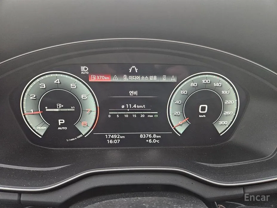 Фото 18 - Audi Q5