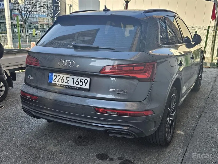 Фото 4 - Audi Q5