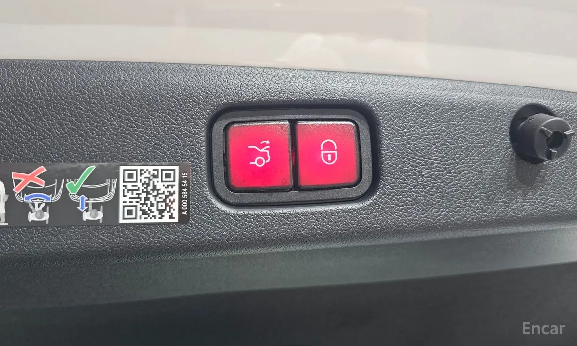 Фото 18 - Mercedes-Benz E-Class