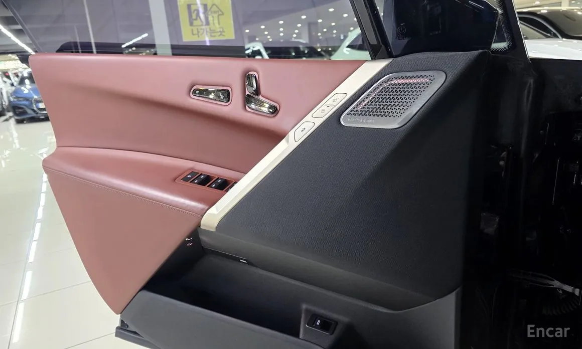 Фото 17 - BMW iX