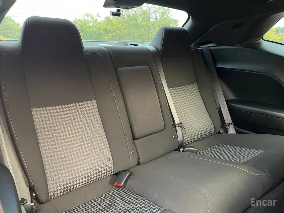 Фото 10 - Dodge Challenger