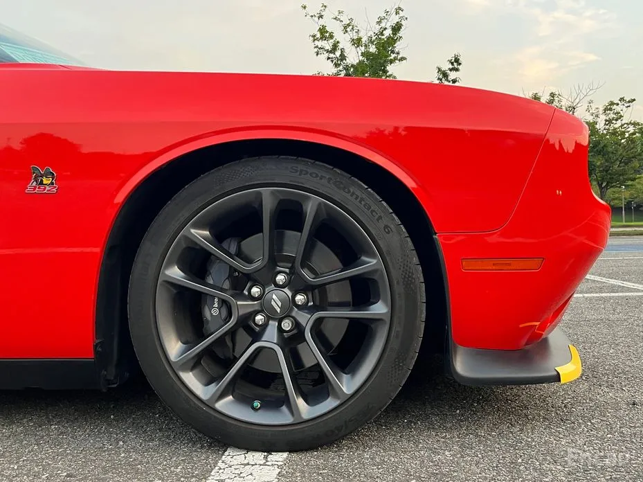 Фото 17 - Dodge Challenger