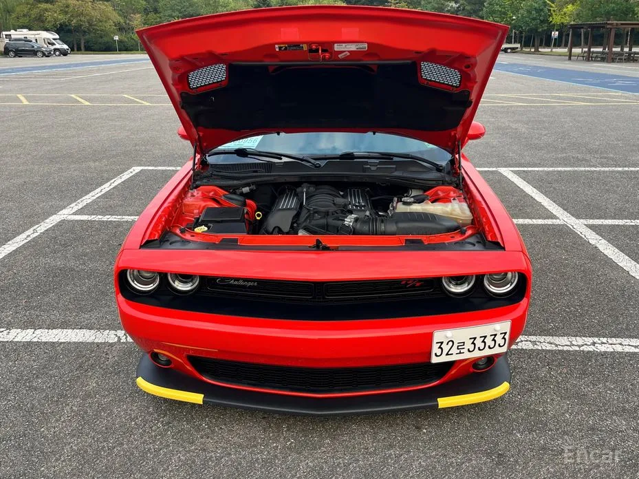 Фото 18 - Dodge Challenger