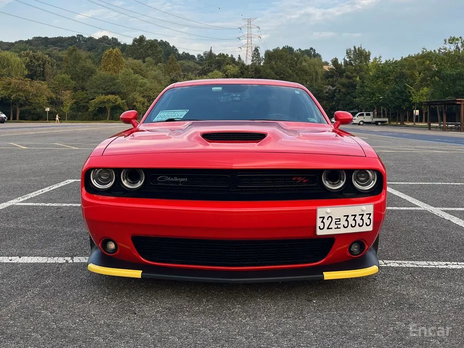 Фото 2 - Dodge Challenger