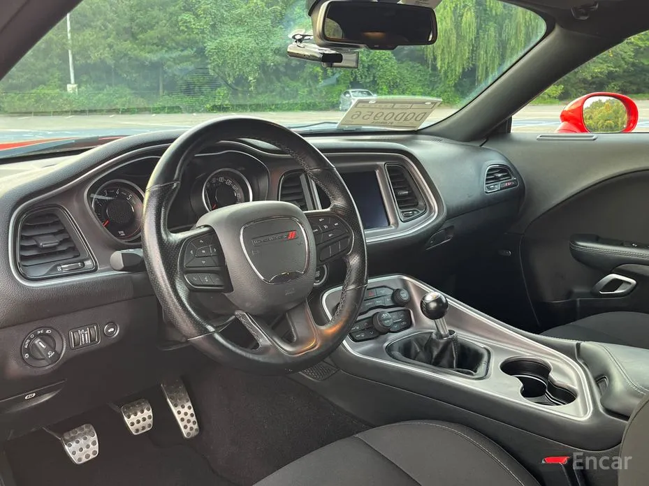 Фото 6 - Dodge Challenger