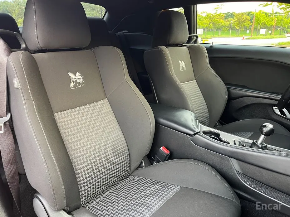 Фото 9 - Dodge Challenger