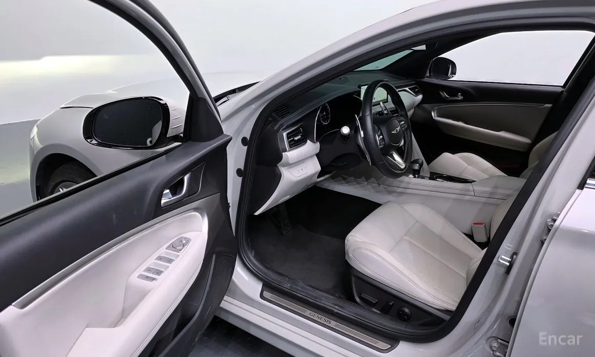 Фото 11 - Genesis G70