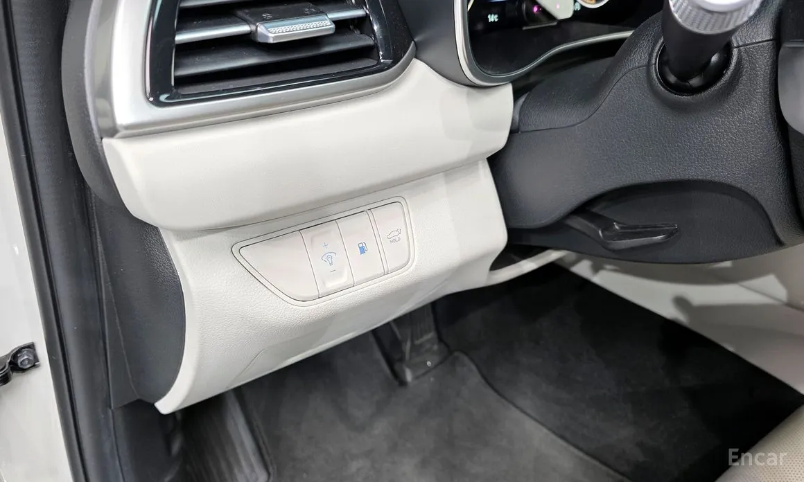 Фото 16 - Genesis G70