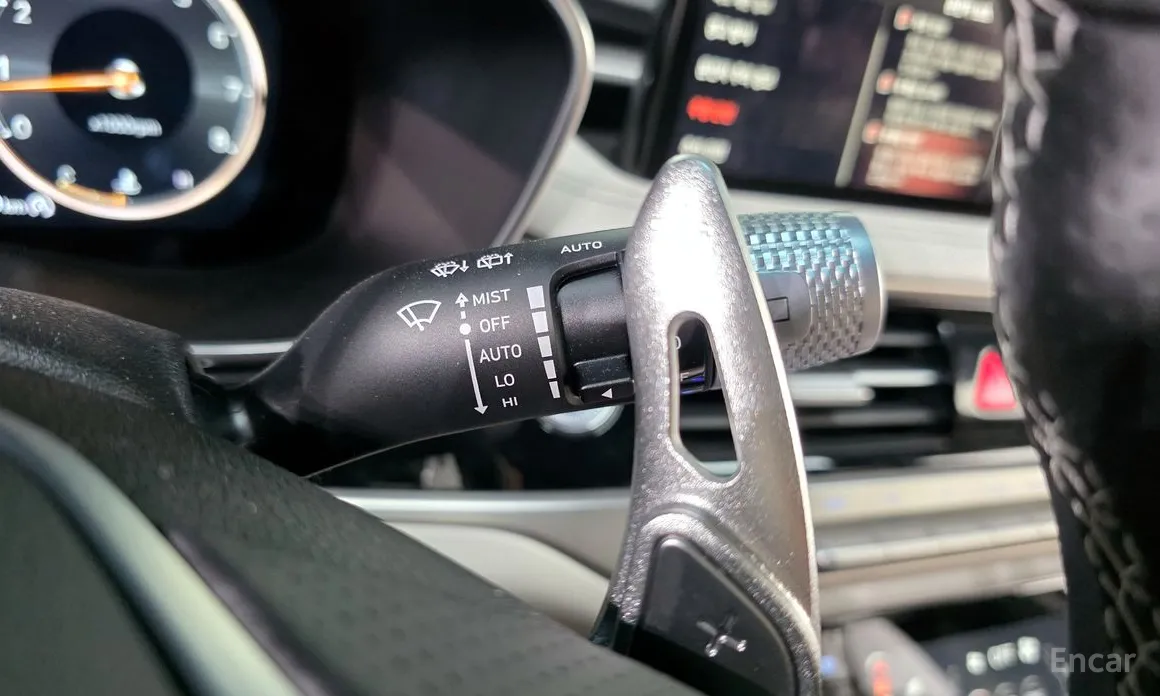 Фото 18 - Genesis G70