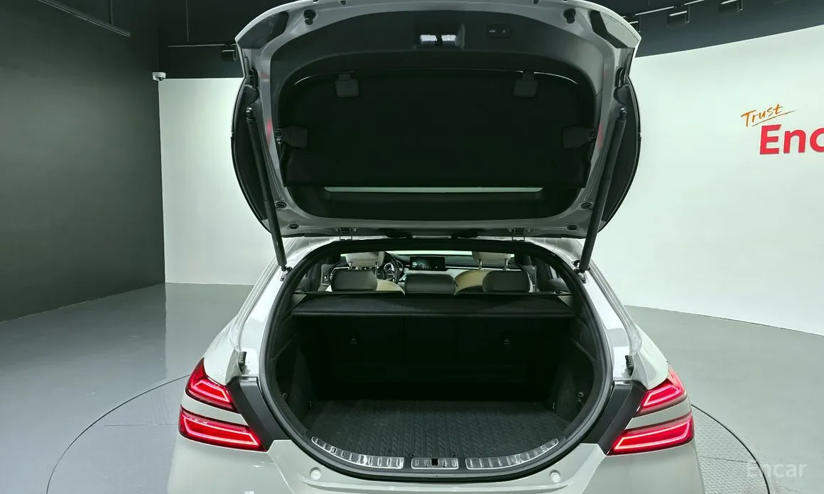 Фото 20 - Genesis G70