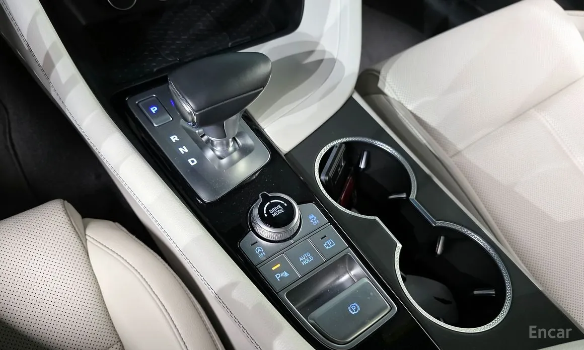 Фото 9 - Genesis G70