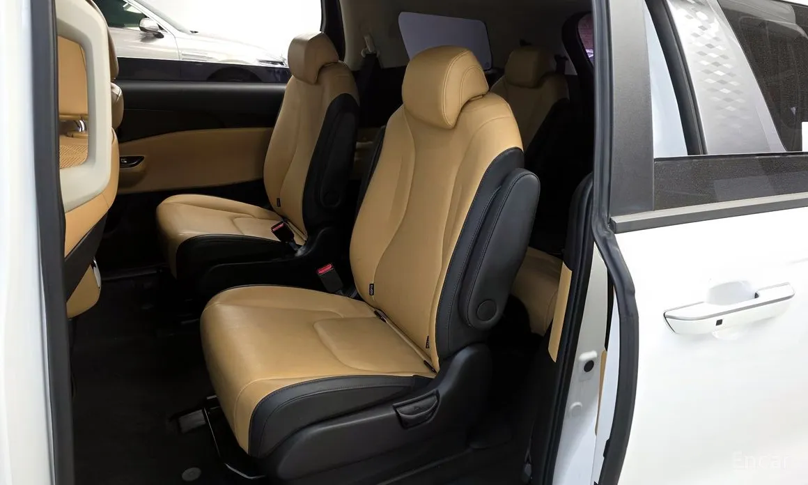 Фото 12 - Kia Carnival