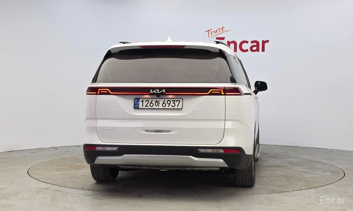 Фото 4 - Kia Carnival