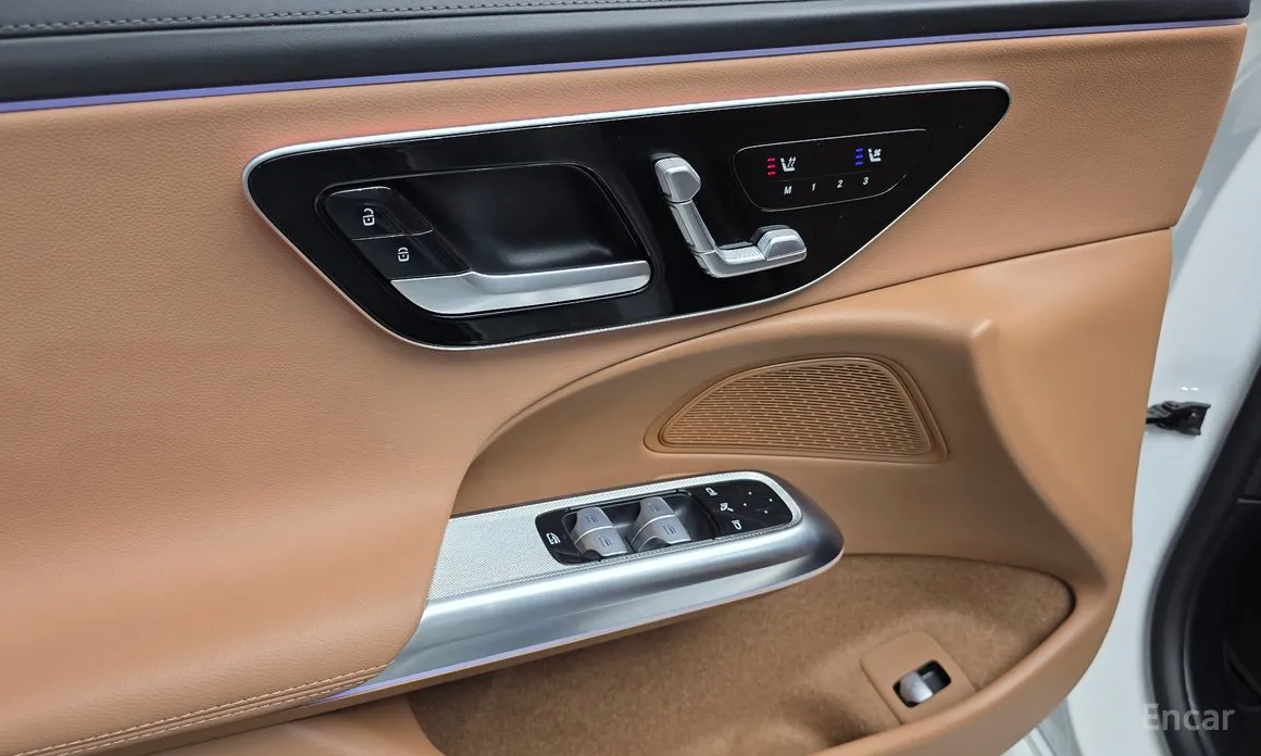 Фото 17 - Mercedes-Benz E-Class