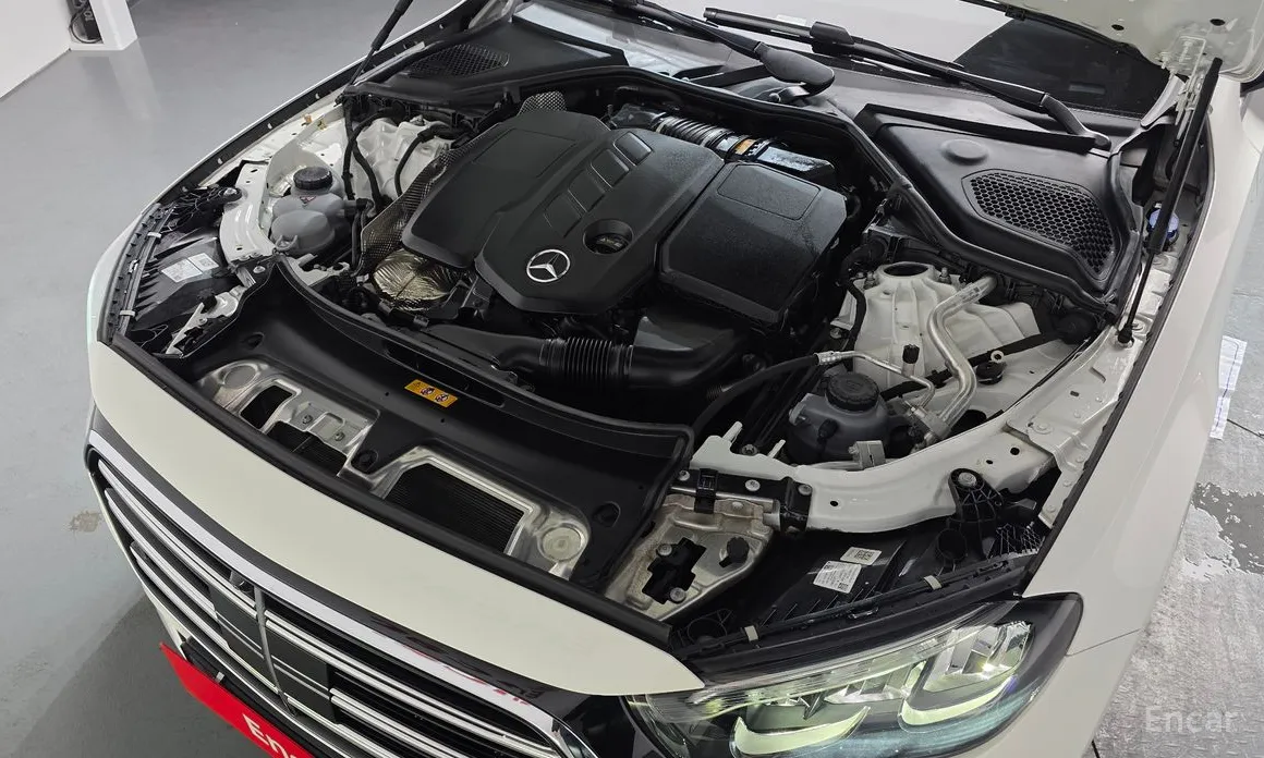 Фото 6 - Mercedes-Benz E-Class