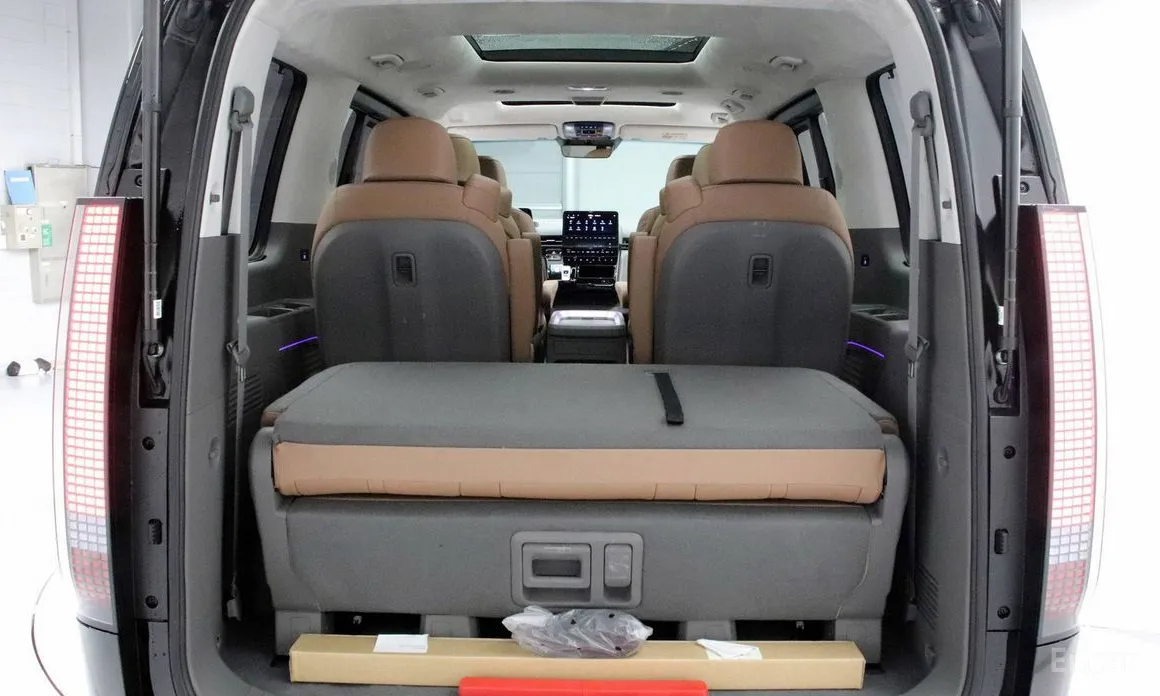 Фото 10 - Hyundai Staria