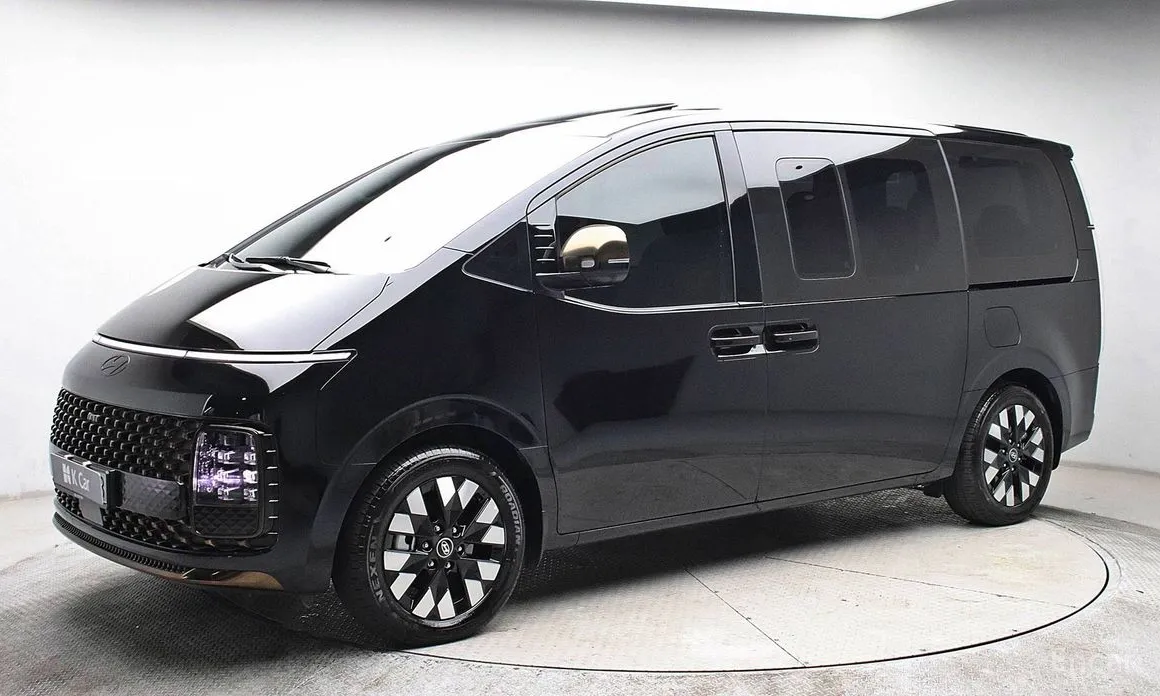 Фото 3 - Hyundai Staria