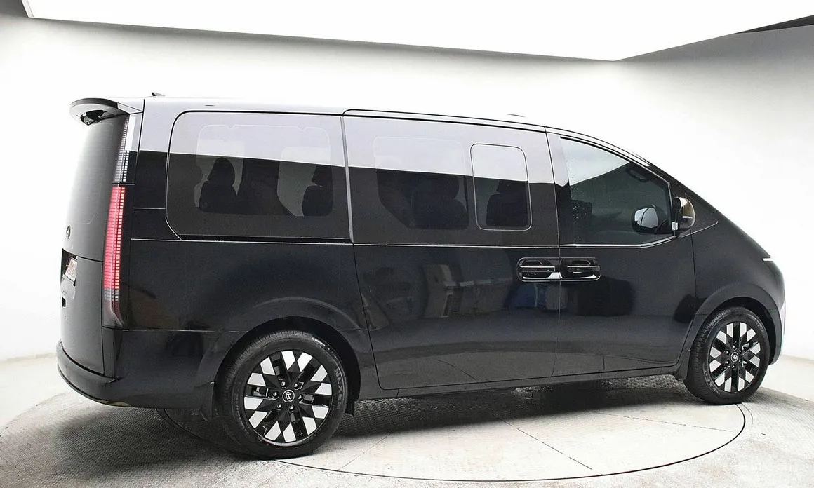 Фото 4 - Hyundai Staria