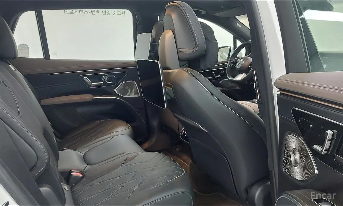 Фото 10 - Mercedes-Benz EQS