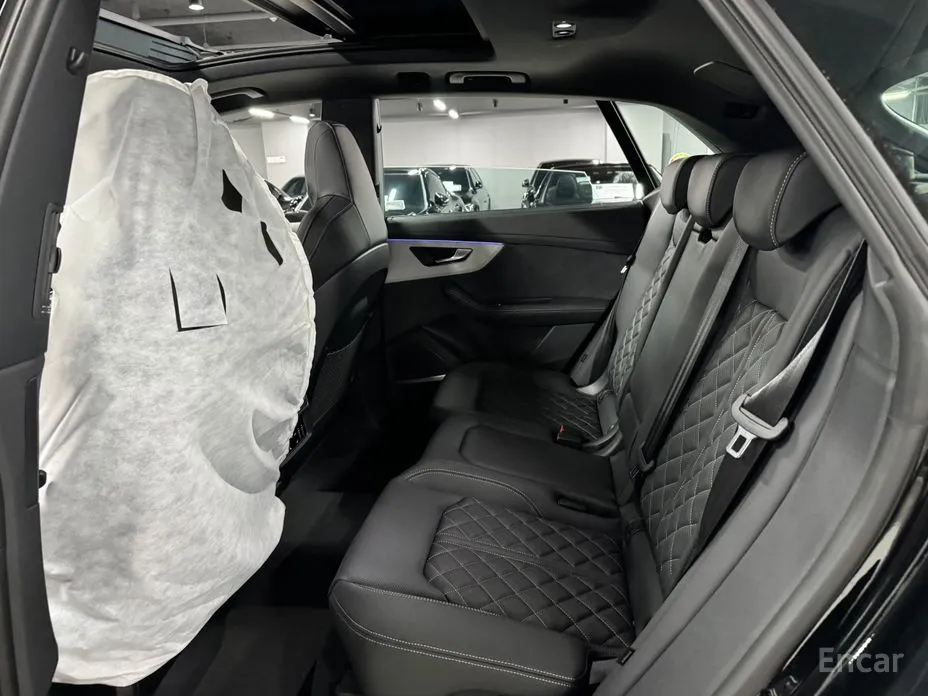 Фото 10 - Audi Q8