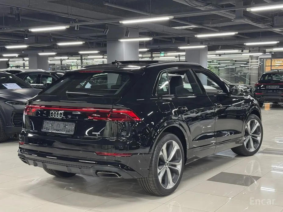 Фото 3 - Audi Q8