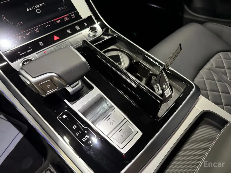 Фото 9 - Audi Q8