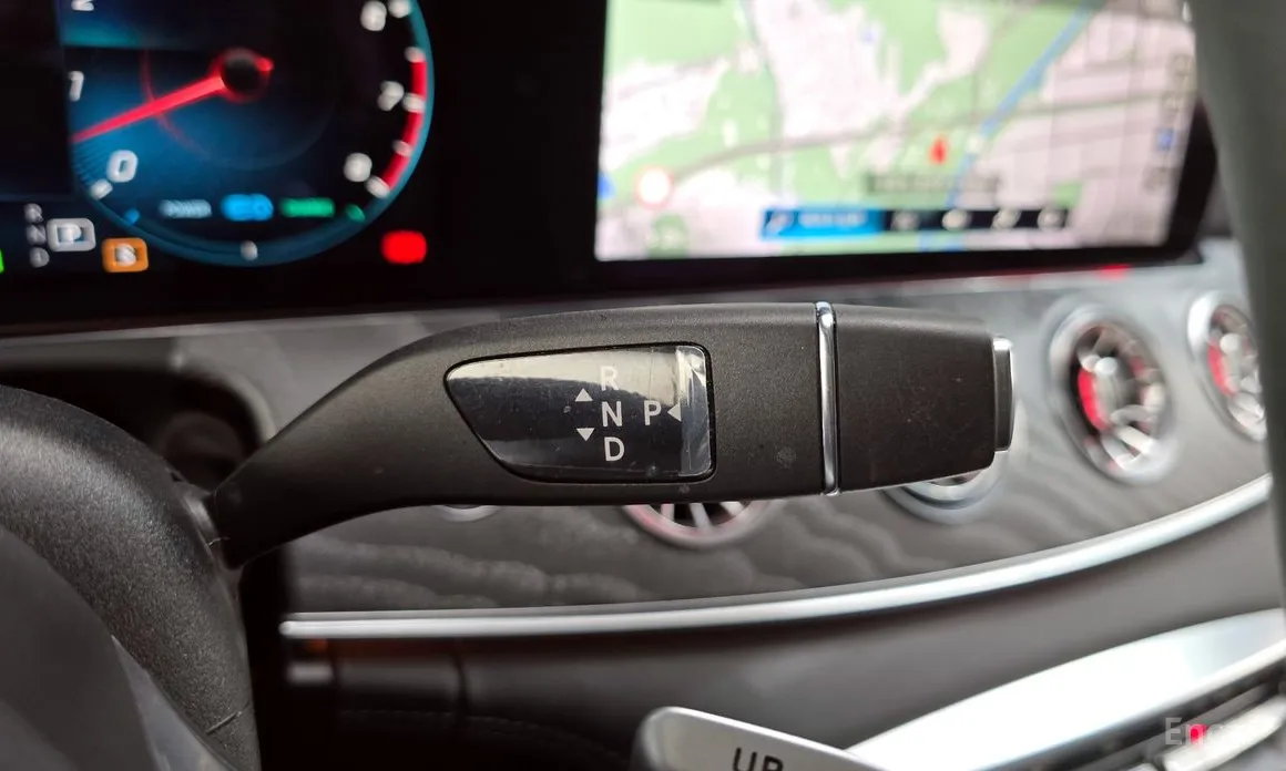 Фото 9 - Mercedes-Benz AMG GT