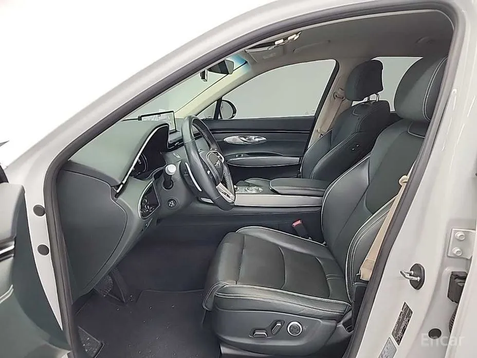 Фото 11 - Genesis GV70