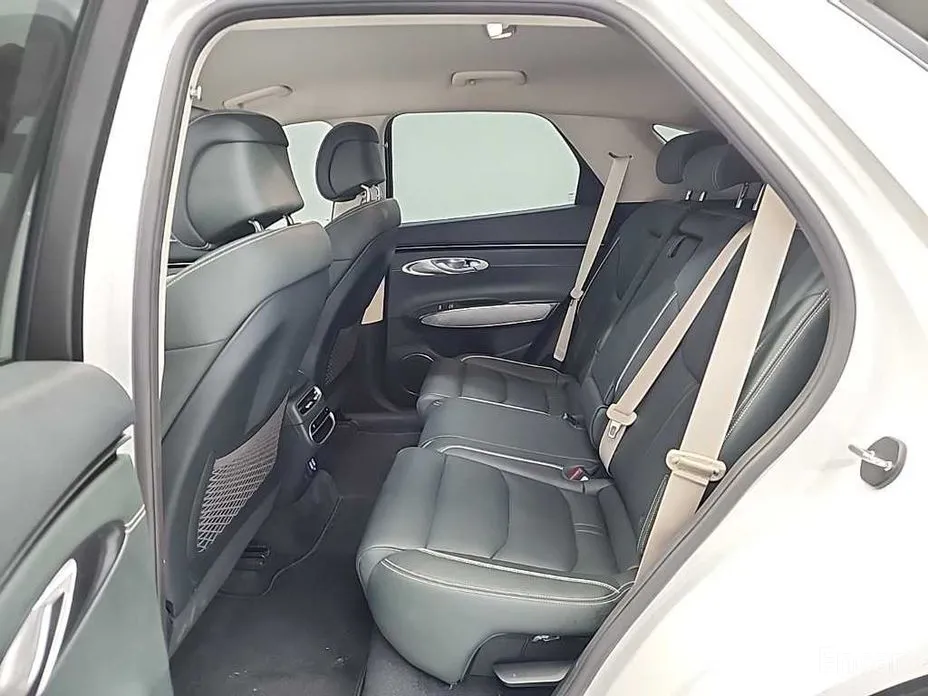 Фото 12 - Genesis GV70