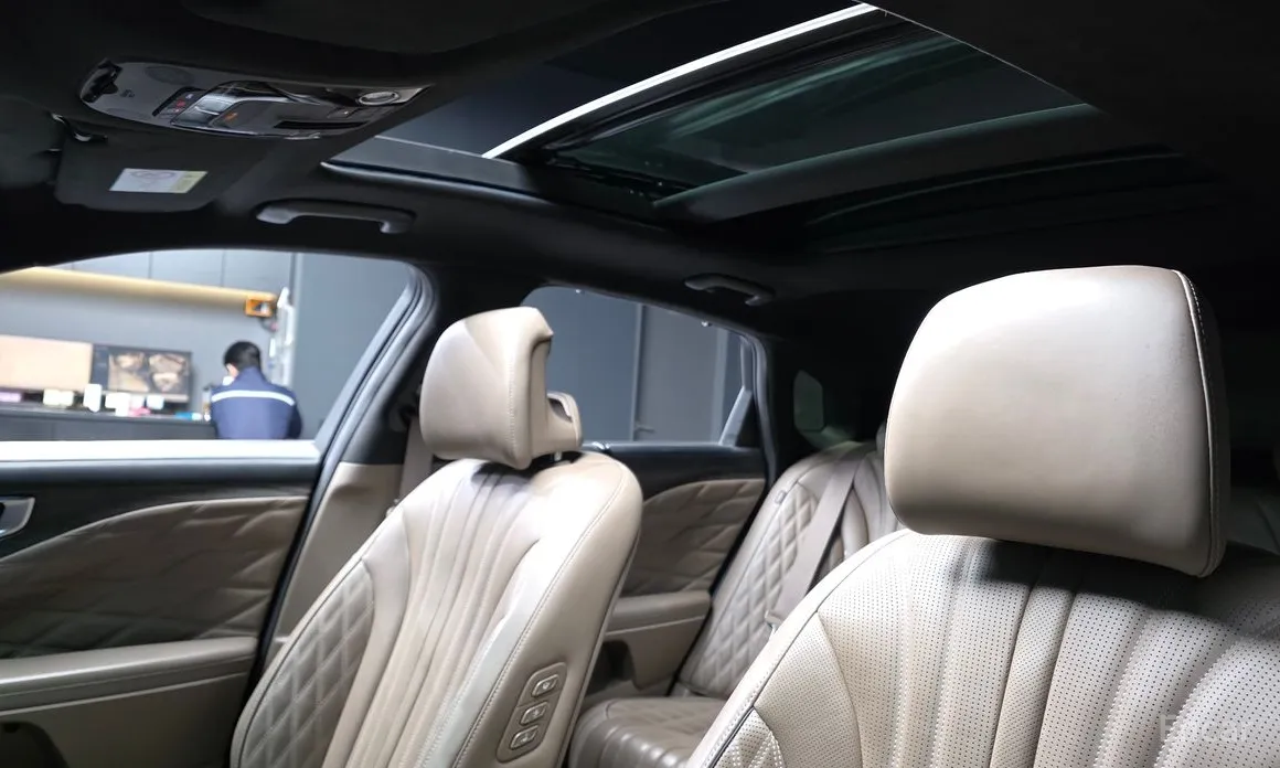 Фото 17 - Kia K8