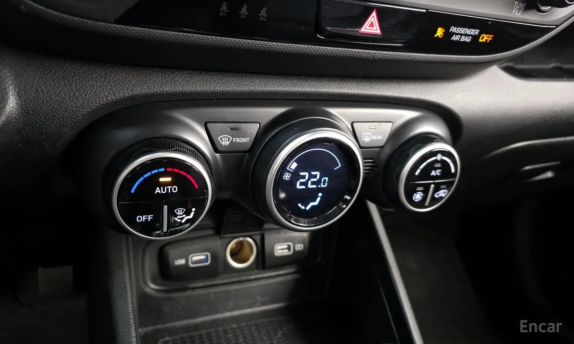 Фото 14 - Hyundai Venue