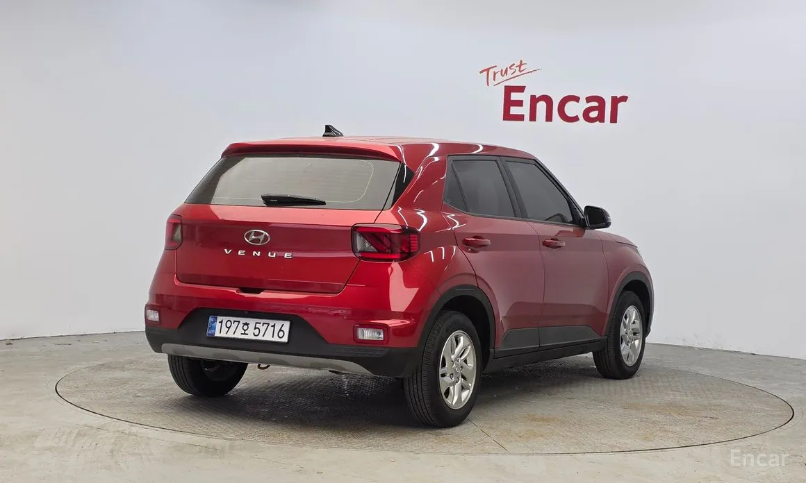 Фото 2 - Hyundai Venue