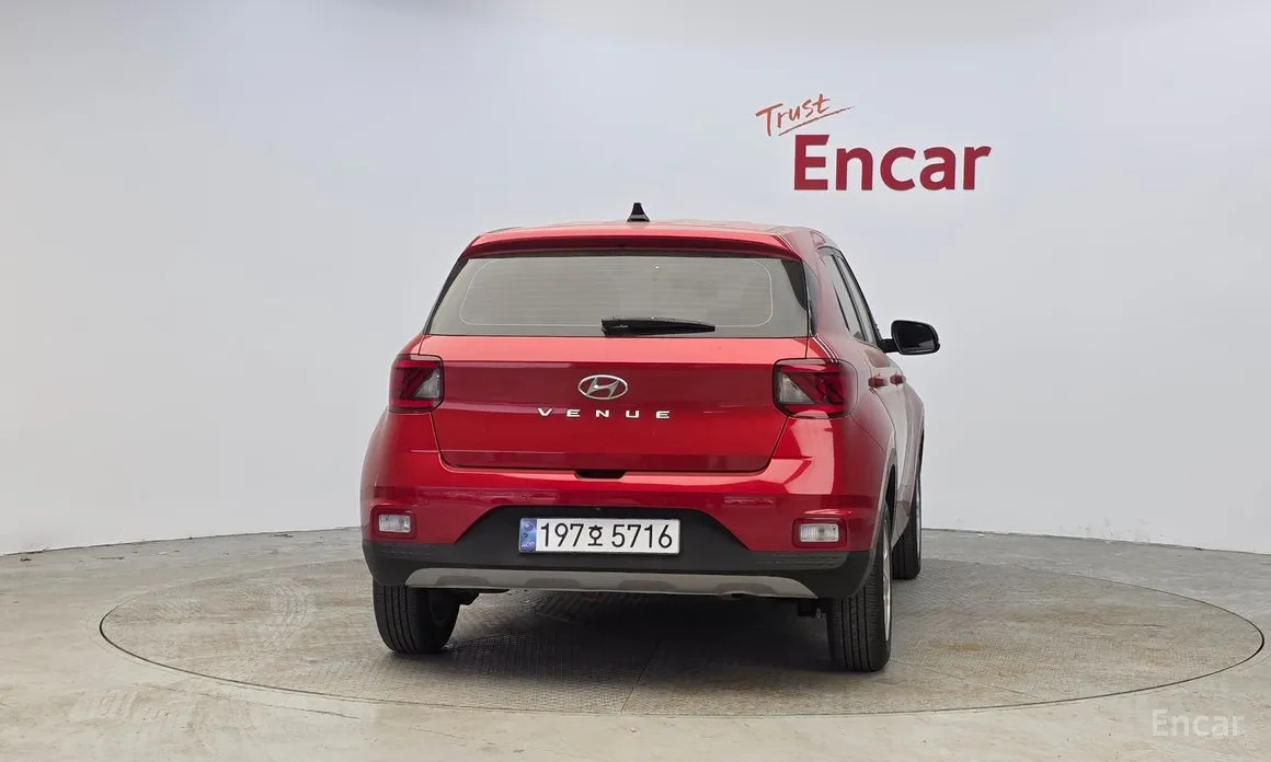 Фото 4 - Hyundai Venue