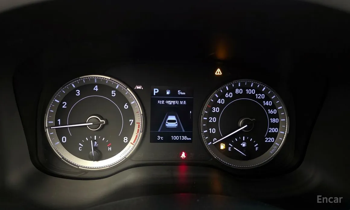 Фото 8 - Hyundai Venue