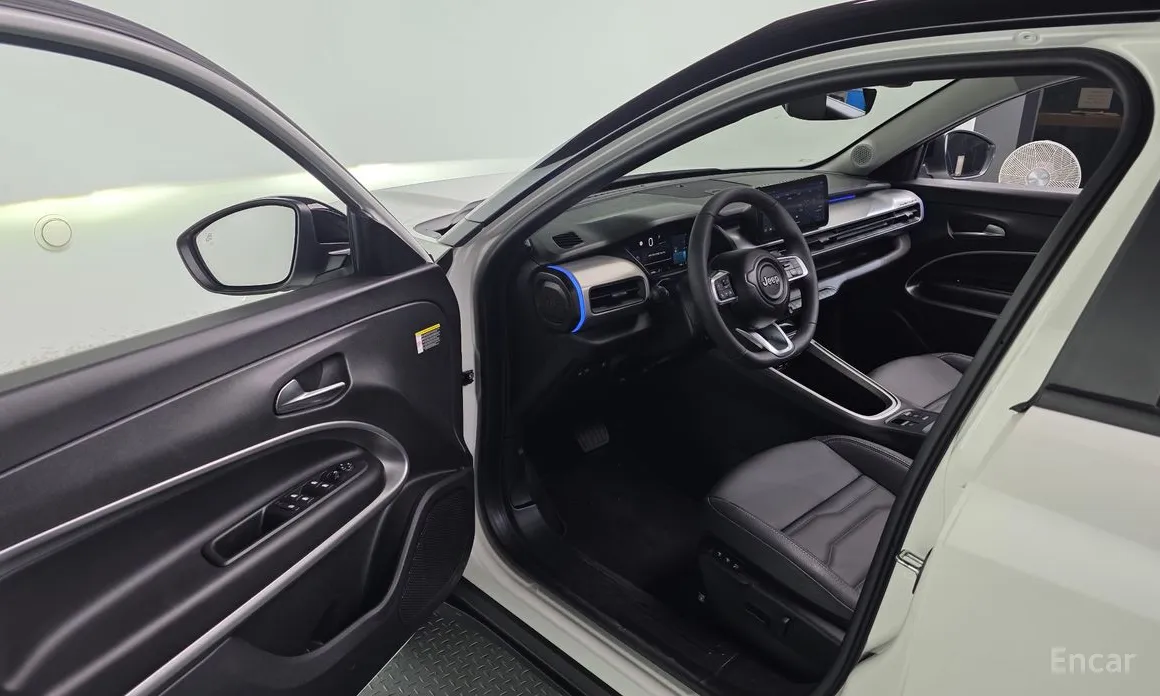 Фото 11 - Jeep Avenger