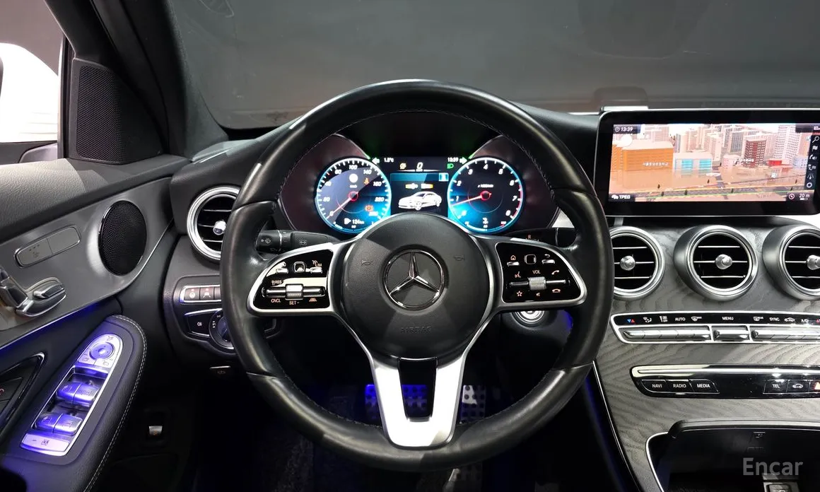 Фото 13 - Mercedes-Benz C-Class