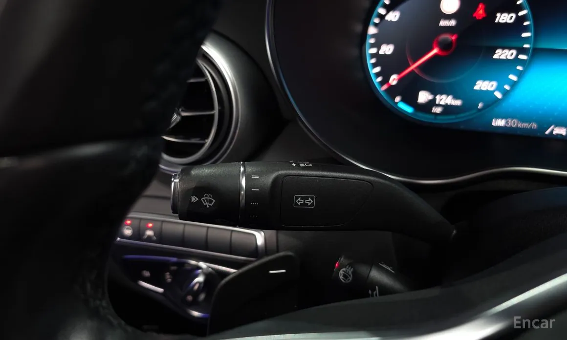 Фото 19 - Mercedes-Benz C-Class