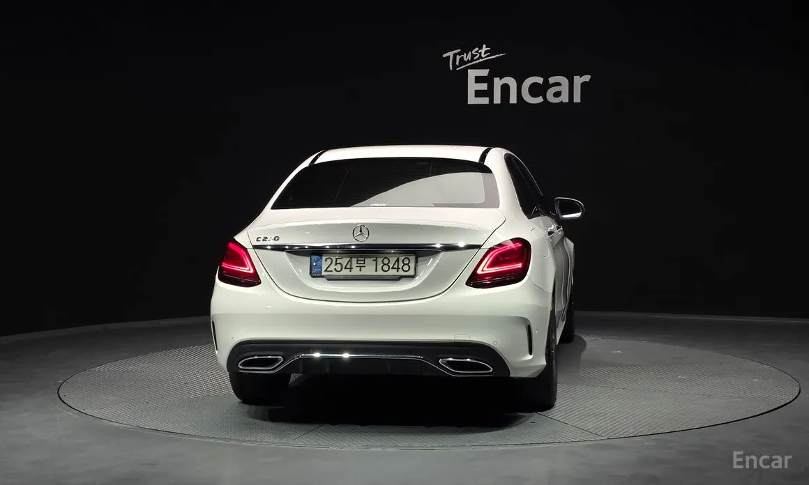 Фото 4 - Mercedes-Benz C-Class