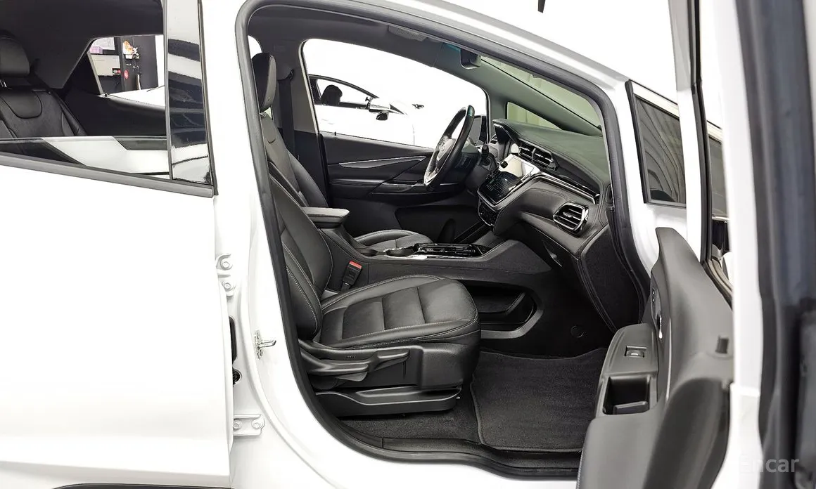 Фото 11 - Chevrolet Bolt EV