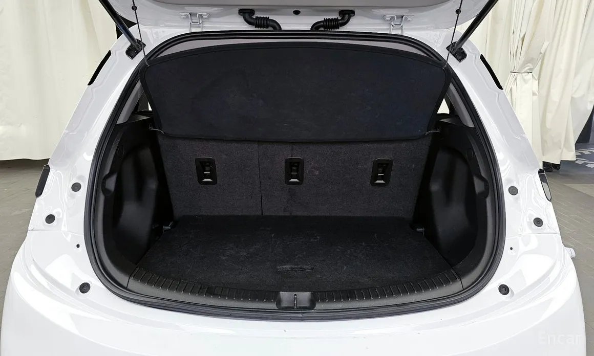 Фото 20 - Chevrolet Bolt EV