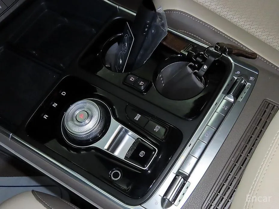 Фото 12 - Kia Carnival