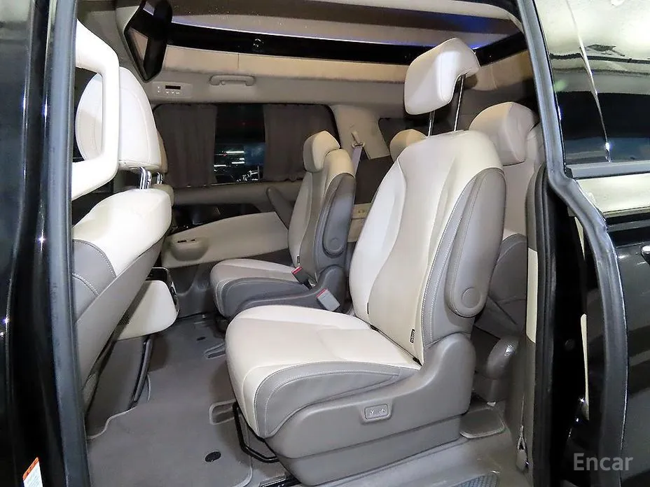 Фото 7 - Kia Carnival