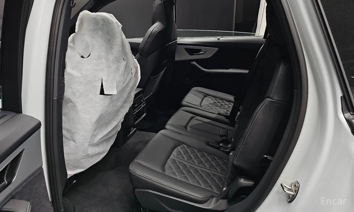 Фото 12 - Audi Q7