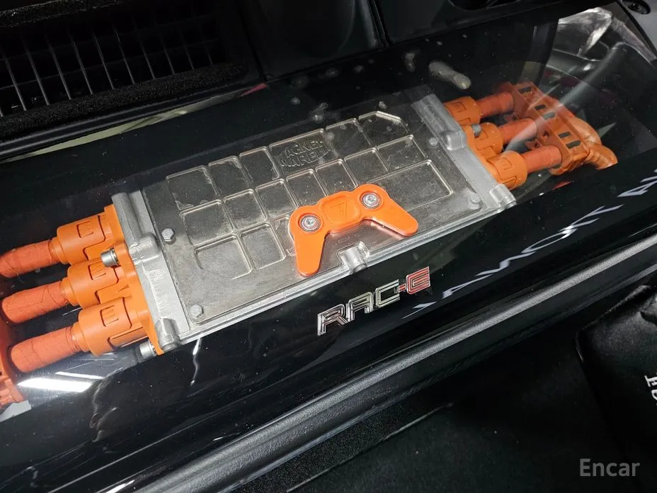 Фото 18 - Ferrari SF90