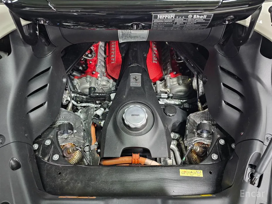 Фото 19 - Ferrari SF90