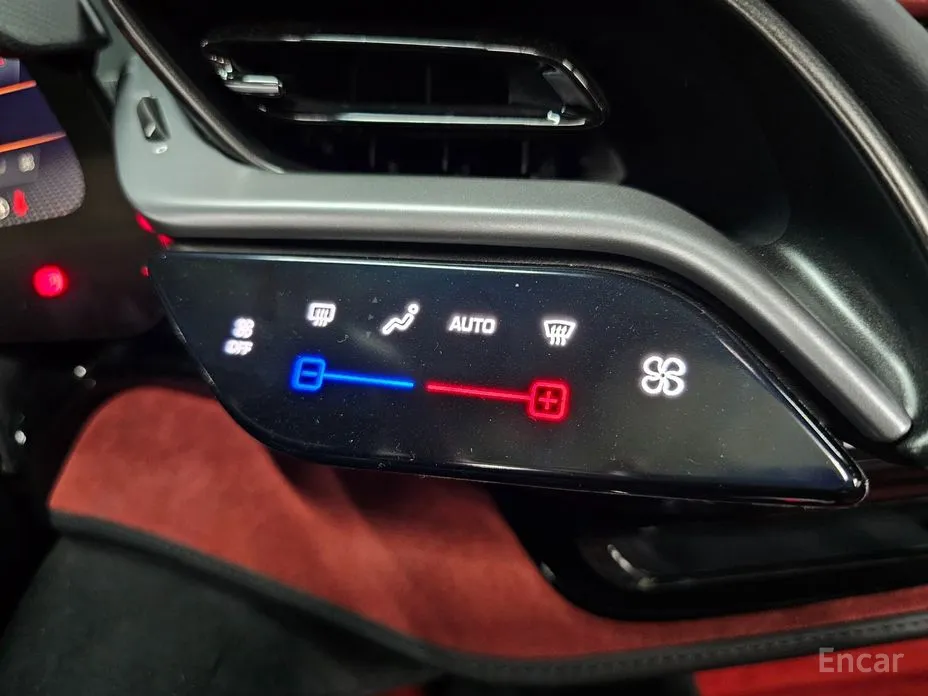 Фото 8 - Ferrari SF90