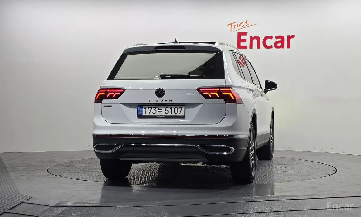 Фото 4 - Volkswagen Tiguan