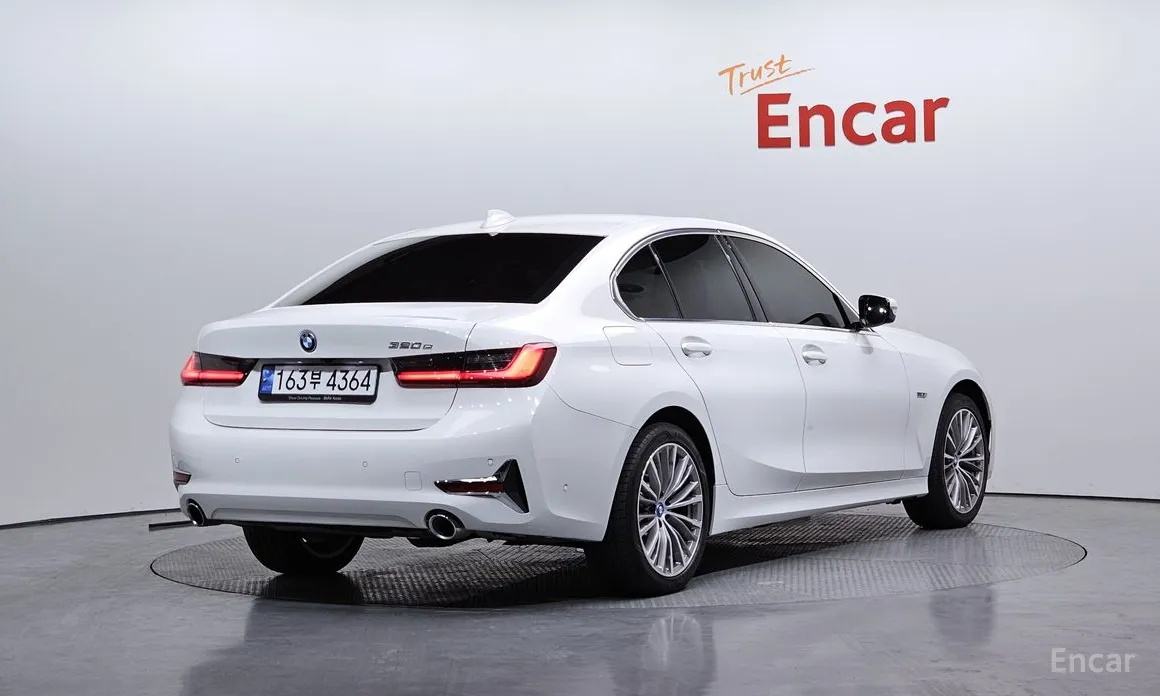 Фото 2 - BMW 3 Series