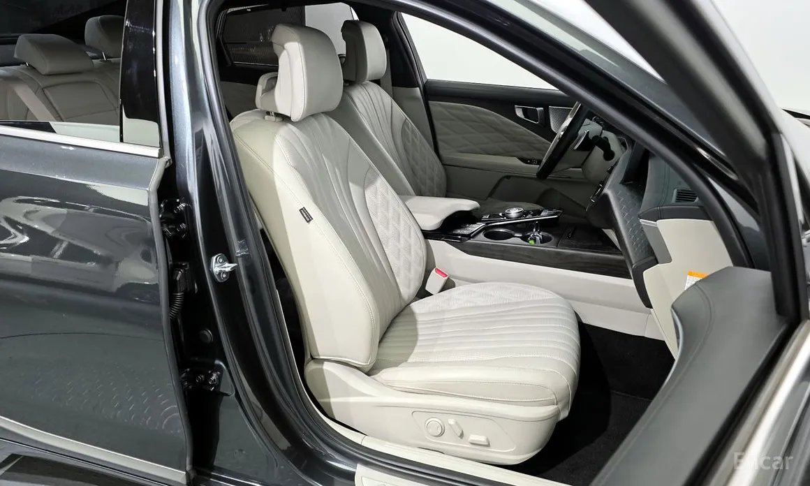 Фото 12 - Kia K8